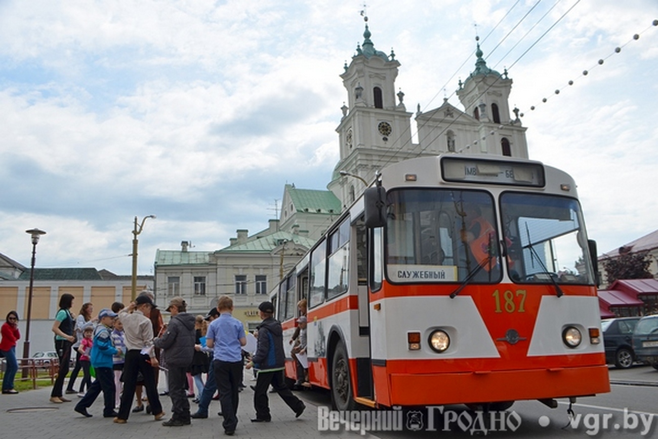 Общественный транспорт гродно. Троллейбус в городе Гродно. Гродно троллейбус фото. Троллейбус Боковина.