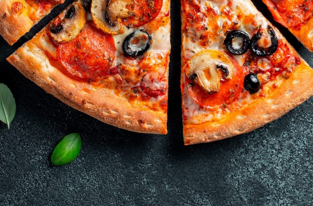 Пиццу из гипермаркета Green теперь можно заказать по телефону — как это ...