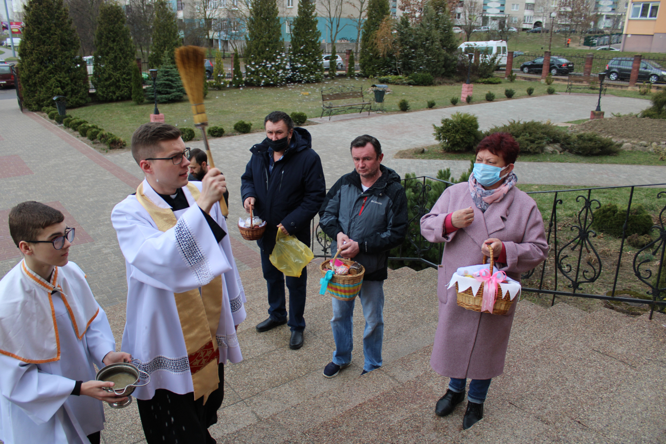 Гродненский бай. Католик бай Гродненская диоцезия. Костел Божьего милосердия в Гродно. Католики в Гродно. Костел Божьего милосердия в Гродно фото.