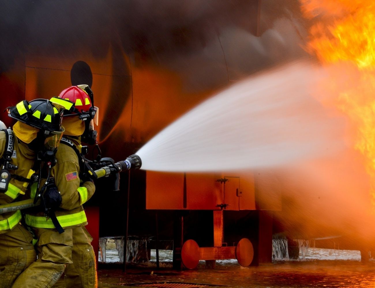 Профессия пожарный: описание, плюсы, минусы, где получить