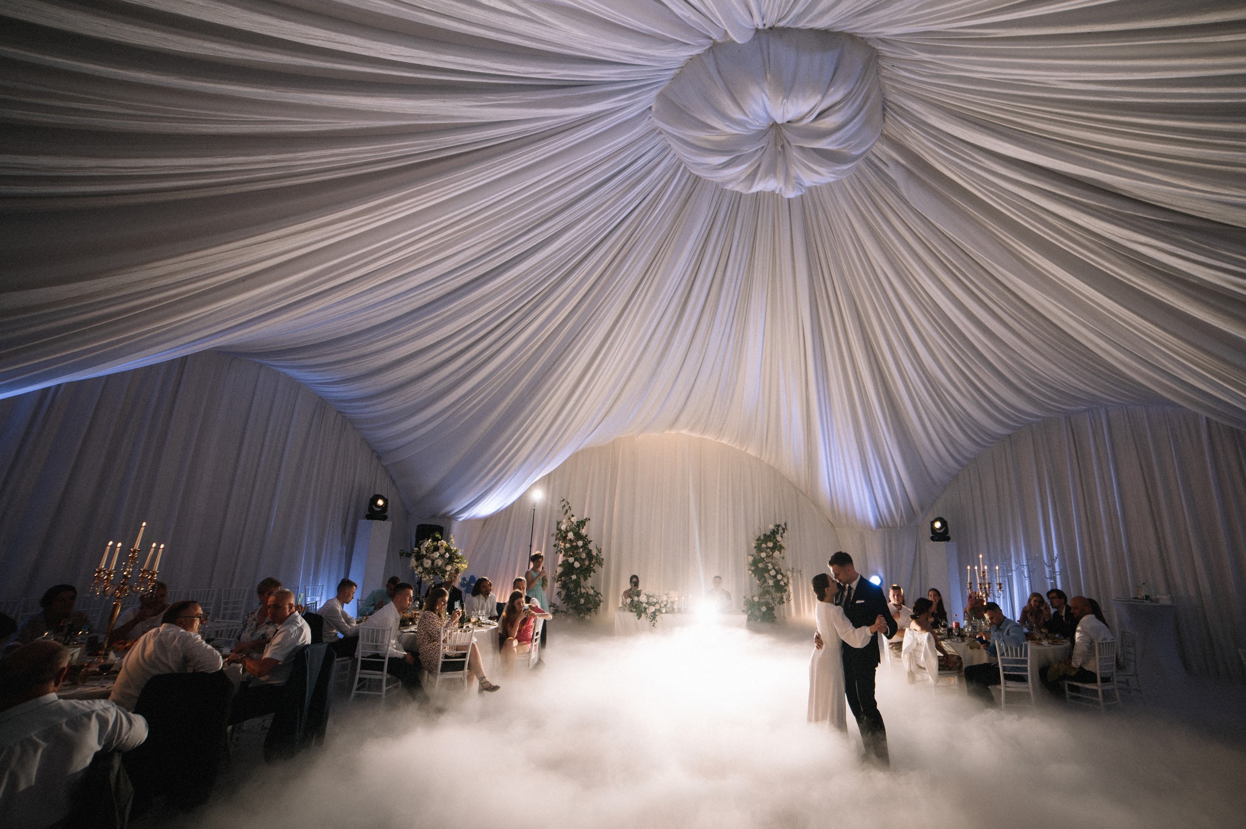 Свадьба в свадебном шатре или банкетном зале в Гродно 