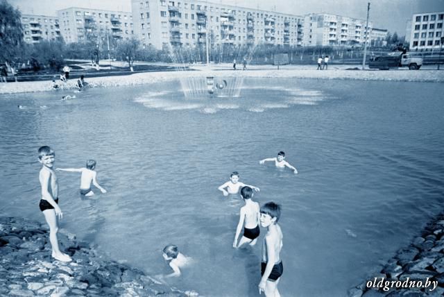 Охлаждали компьютеры и давали питьевую воду — история первых в Гродно фонтанов
