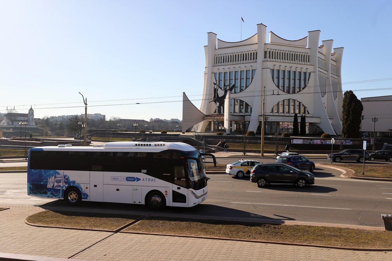 Стало известно, в какие города белорусы и гости страны чаще всего ездили на автобусе на майские праздники
